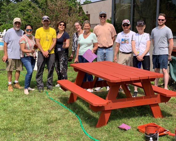 Pearce Real Estate volunteers at Connecticut Hospice
